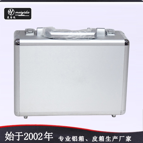 东莞厂家直销工具箱手...